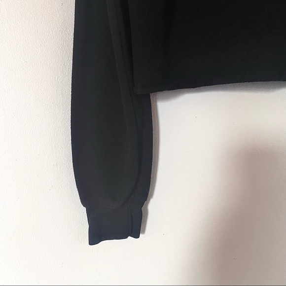 L.A Cropped Sweater - Picture 5 of 6